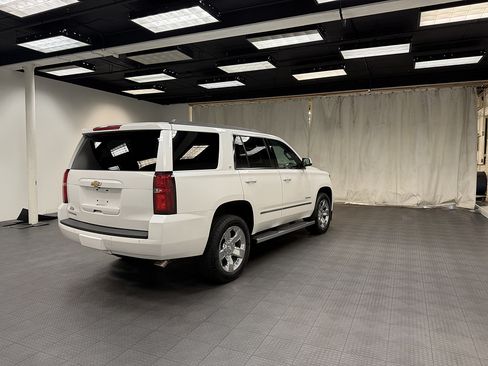 Used 2019 Chevrolet Tahoe LT w/ LT Signature Package AWD/4WD image 5