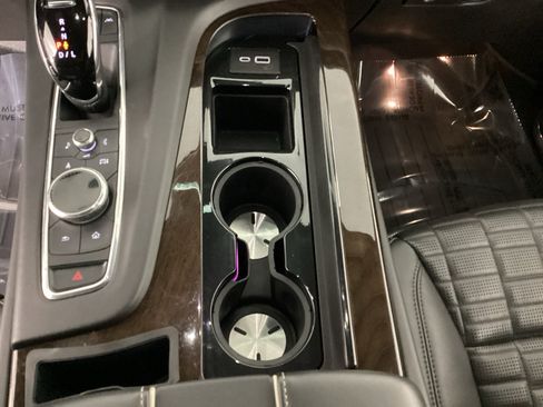 Used 2023 Cadillac Escalade Sport Platinum w/ LPO, ONYX Package AWD/4WD image 30