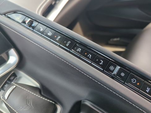 Used 2024 Chevrolet Corvette Stingray Preferred Cpe w/ Battery Protection Package image 29