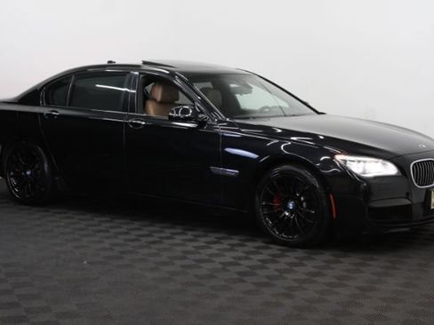 Used 2015 BMW 750Li xDrive AWD/4WD image 6