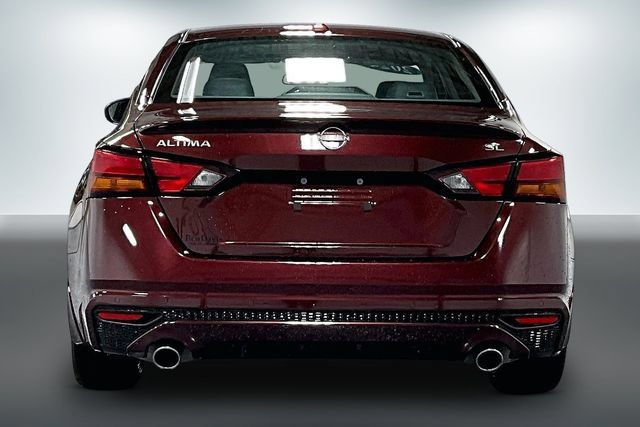 Used 2024 Nissan Altima 2.5 SL FWD image 7
