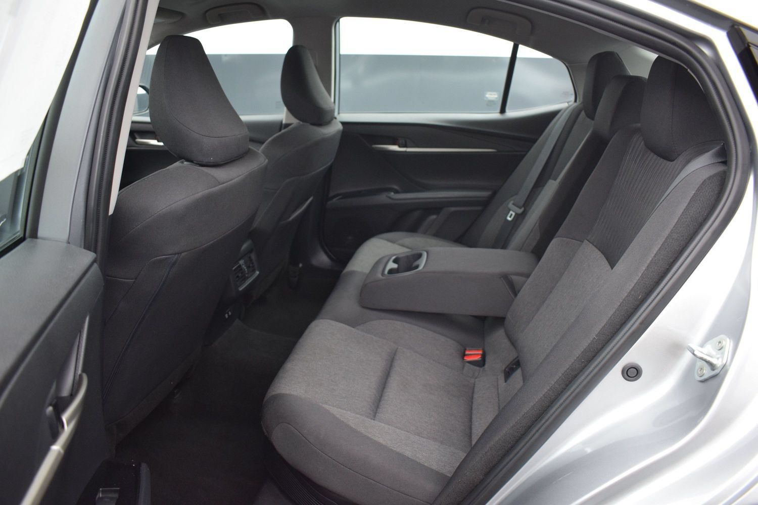 Used 2025 Toyota Camry LE FWD image 12