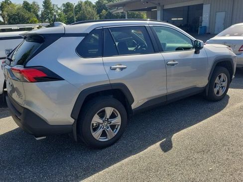 Used 2025 Toyota RAV4 XLE AWD/4WD image 7