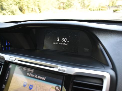 Used 2017 Honda Accord Touring image 20