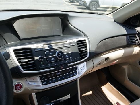 Used 2015 Honda Accord EX image 12