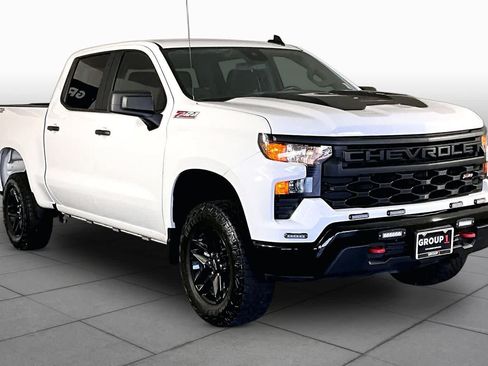 Used 2025 Chevrolet Silverado 1500 Custom Trail Boss AWD/4WD image 3