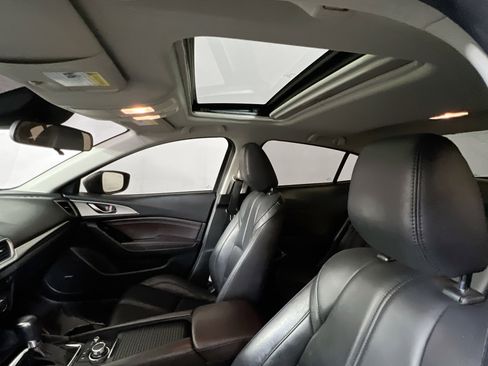 Used 2018 MAZDA MAZDA3 Touring image 23