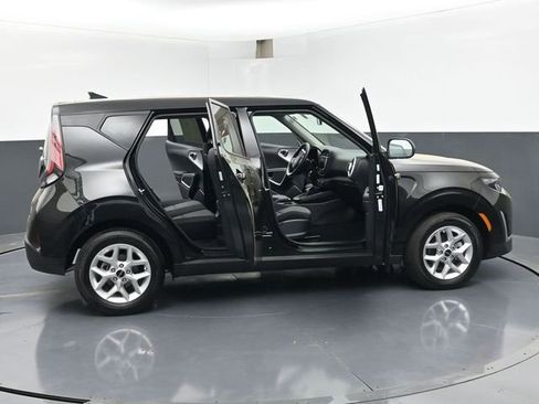 Used 2025 Kia Soul LX w/ LX Technology Package FWD image 48