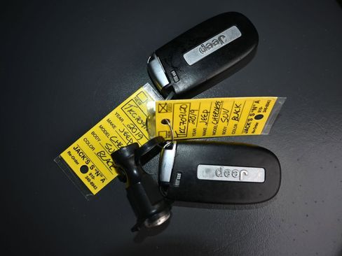 Used 2019 Jeep Grand Cherokee Limited w/ Luxury Group II image 23