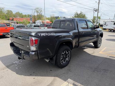 Used 2021 Toyota Tacoma TRD Off-Road w/ Technology Package AWD/4WD image 4