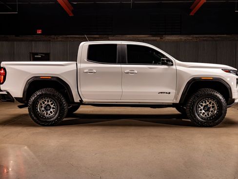 Used 2023 GMC Canyon AT4 w/ AT4 Premium Package image 10