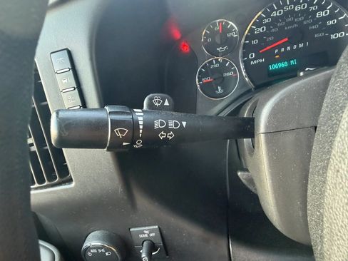 Used 2021 Chevrolet Express 2500 w/ Driver Convenience Package RWD image 13