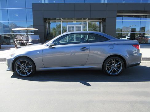 Used 2013 Lexus IS 250C image 4