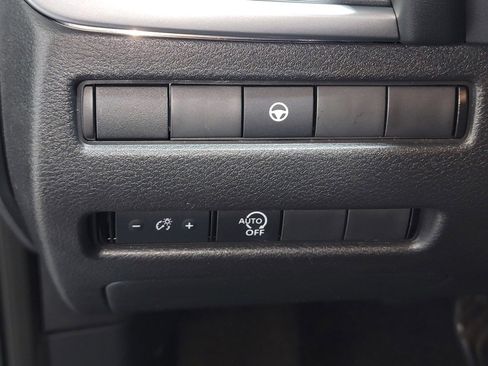 Used 2023 Nissan Rogue SV image 17