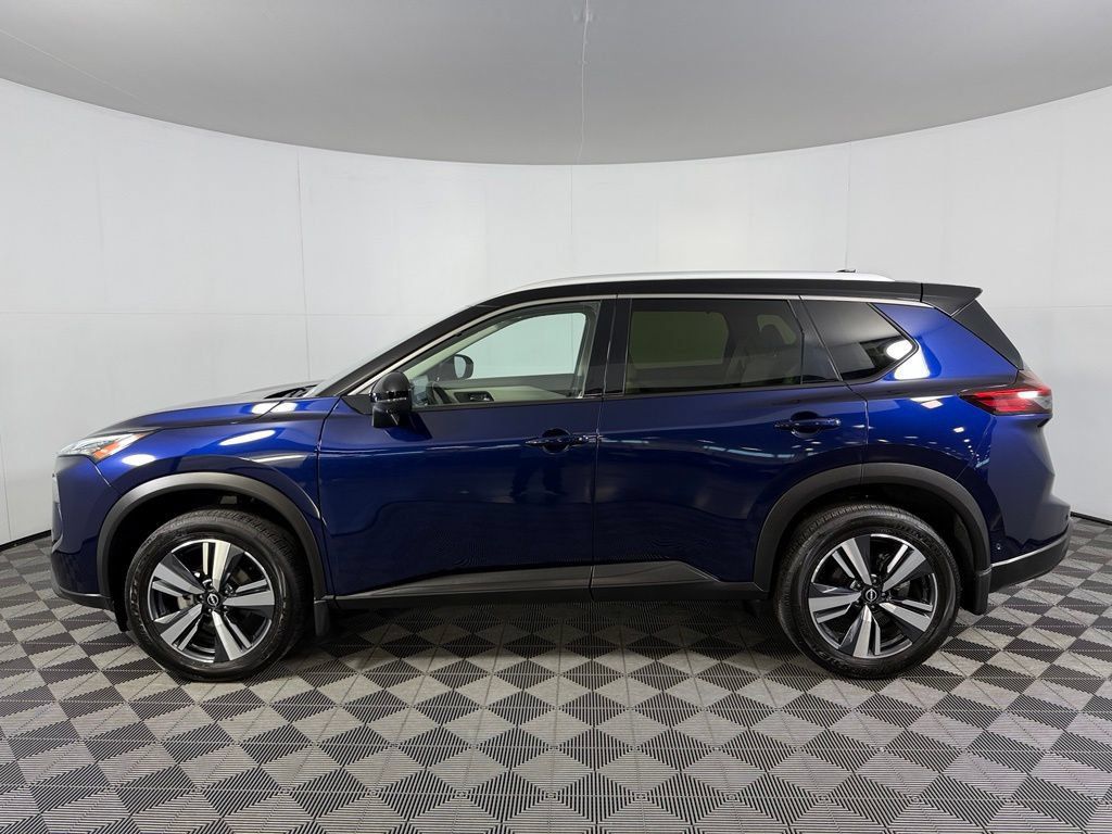 Used 2025 Nissan Rogue SL w/ SL Premium Package AWD/4WD image 9