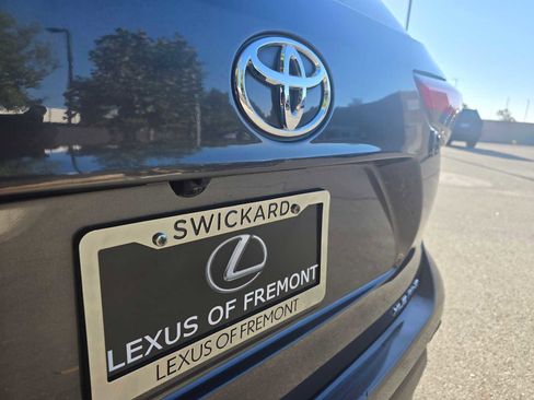 Used 2022 Toyota Highlander XLE image 17