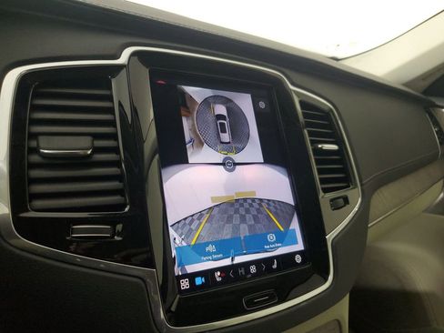 Used 2024 Volvo XC90 B6 Ultimate w/ Protection Package image 31