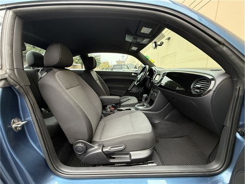 Used 2019 Volkswagen Beetle 2.0T S image 13