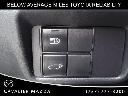 Used 2023 Toyota Highlander XLE AWD/4WD image 26