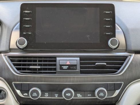 Used 2020 Honda Accord Touring image 17