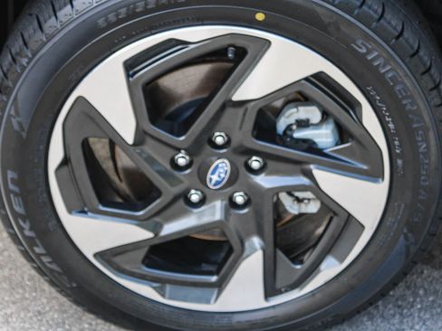 Certified 2024 Subaru Crosstrek 2.5i Limited w/ Crosstrek Mirror Package AWD/4WD image 10