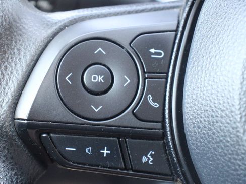 Used 2020 Toyota RAV4 XLE w/ Carpet Mat Package FWD image 23