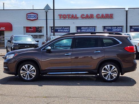 Used 2019 Subaru Ascent Touring AWD/4WD image 2