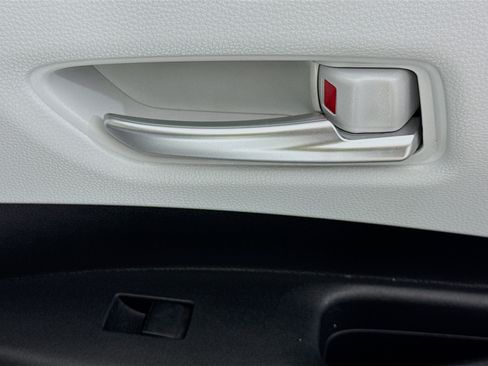 Used 2020 Toyota Corolla SE w/ SE Premium Package FWD image 29