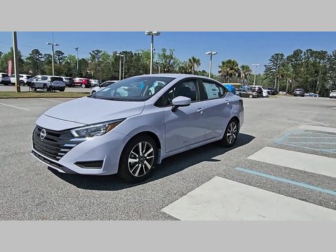 New 2025 Nissan Versa SV w/ Trunk Package FWD image 22