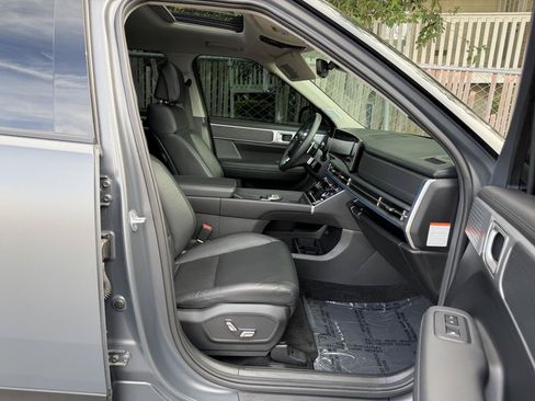 Used 2025 Hyundai Santa Fe Limited FWD image 22