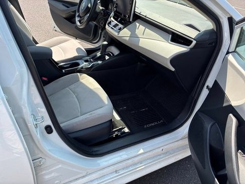 Used 2020 Toyota Corolla LE FWD image 21