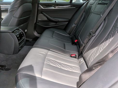 Used 2022 BMW M550i xDrive w/ Dynamic Handling Package AWD/4WD image 36