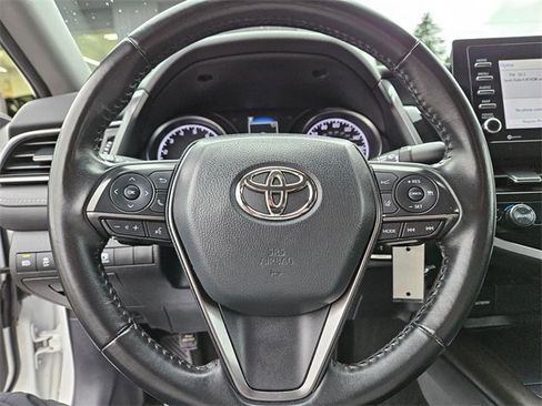 Used 2023 Toyota Camry SE image 16