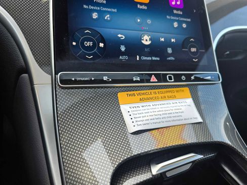 Certified 2026 Mercedes-Benz GLC 300 4MATIC image 31