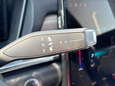 Used 2025 GMC Terrain Elevation w/ Elevation Premium Package FWD image 20