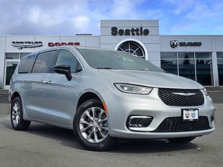 New 2026 Chrysler Pacifica Limited 360° Tour