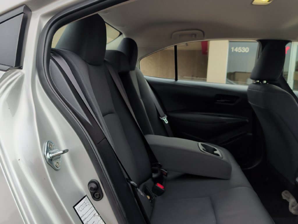 Used 2025 Toyota Corolla LE FWD image 35