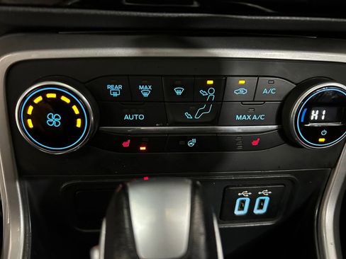 Used 2021 Ford EcoSport Titanium image 30