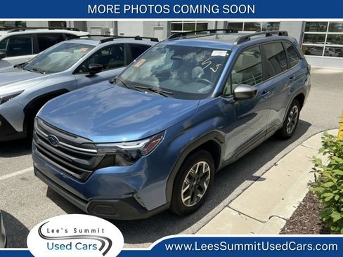Used 2025 Subaru Forester Premium AWD/4WD image 1