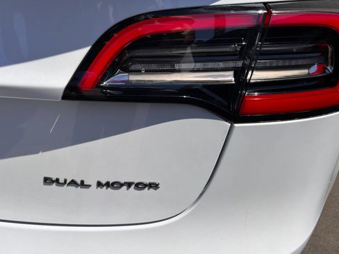 Used 2019 Tesla Model 3 Long Range AWD/4WD image 17
