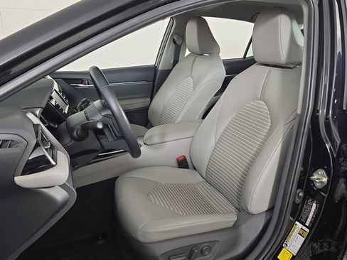 Used 2020 Toyota Camry SE FWD image 15