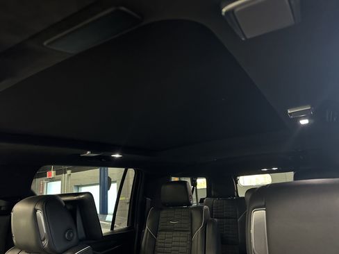 Used 2023 Cadillac Escalade ESV Premium Luxury Platinum image 16