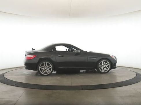 Used 2015 Mercedes-Benz SLK 250 image 6