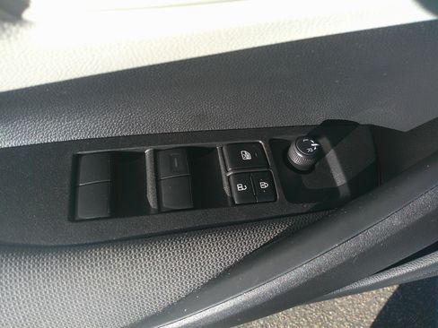 Used 2025 Toyota Corolla LE image 17