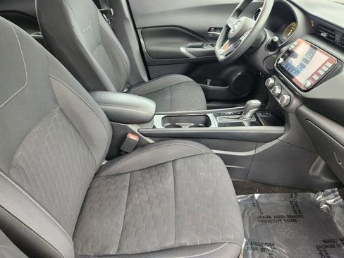 Used 2024 Nissan Kicks SV image 15