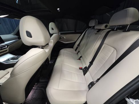 Used 2023 BMW 330i xDrive Sedan w/ M Sport Package image 31