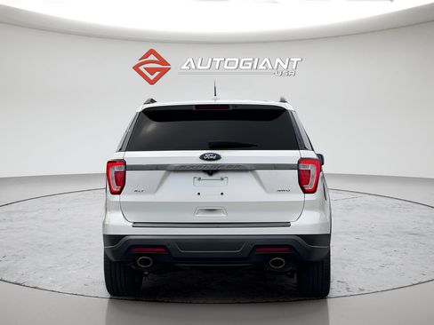 Used 2019 Ford Explorer XLT w/ Equipment Group 202A AWD/4WD image 10