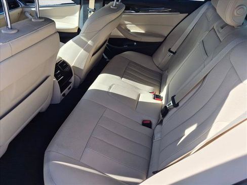Used 2023 BMW 530i w/ Convenience Package RWD image 20