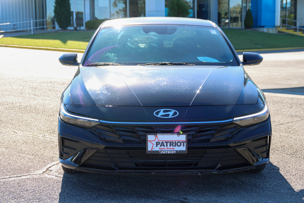 Used 2026 Hyundai Elantra Sport FWD image 2