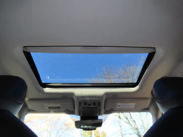 Used 2024 Toyota Highlander XLE AWD/4WD image 24
